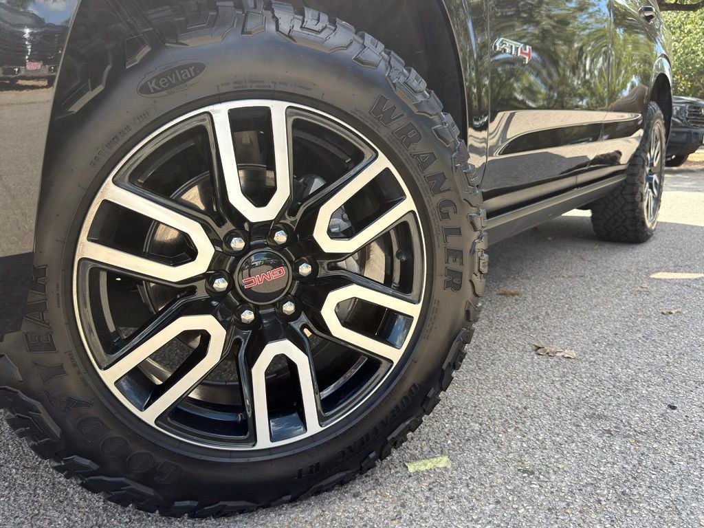 2023 GMC Yukon AT4