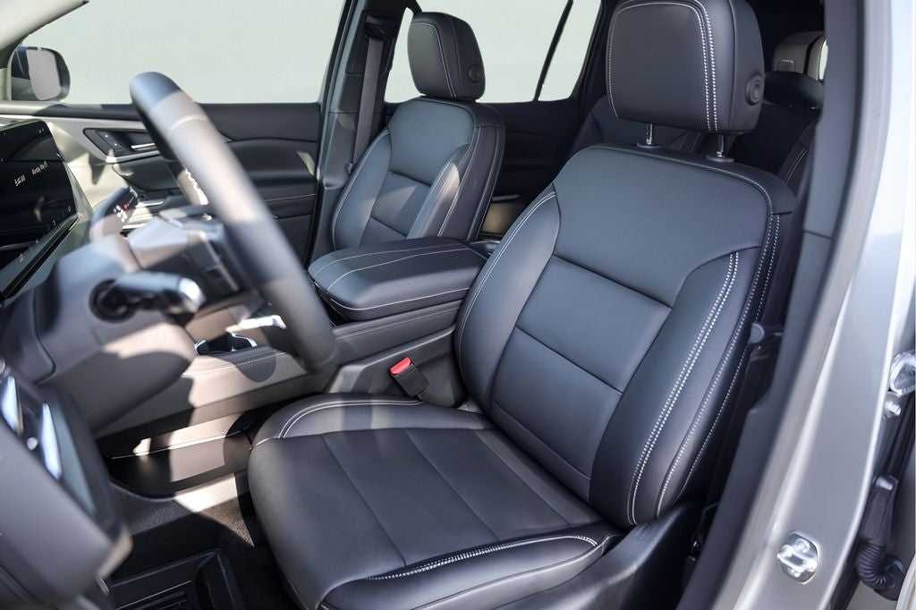 2025 Chevrolet Traverse LT 2LT
