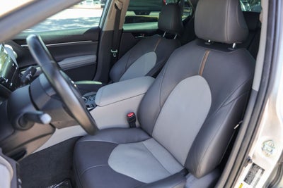 2020 Toyota Camry Hybrid XLE
