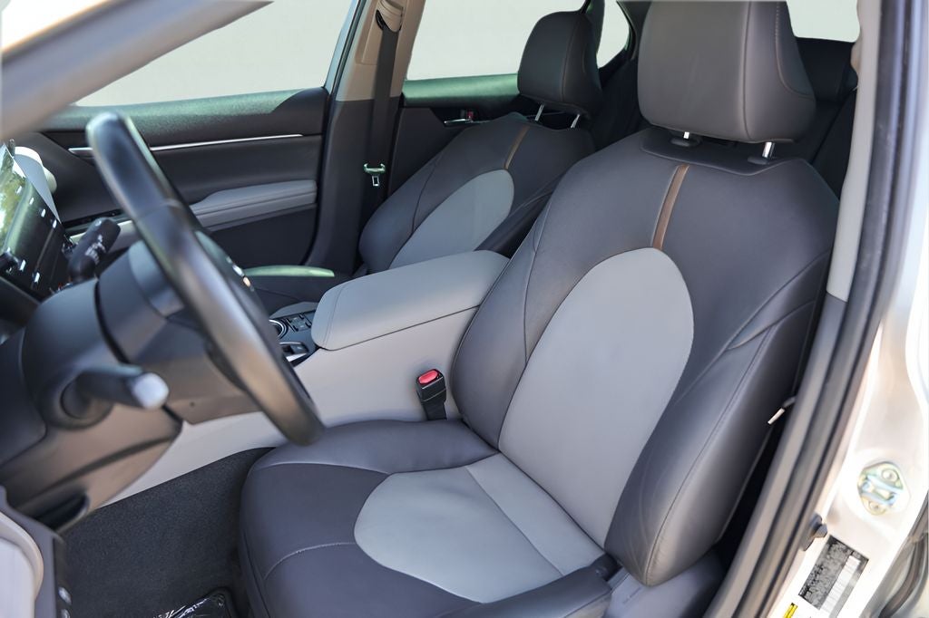 2020 Toyota Camry Hybrid XLE