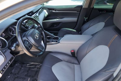 2020 Toyota Camry Hybrid XLE
