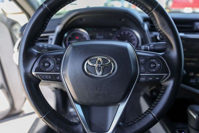 2020 Toyota Camry Hybrid XLE