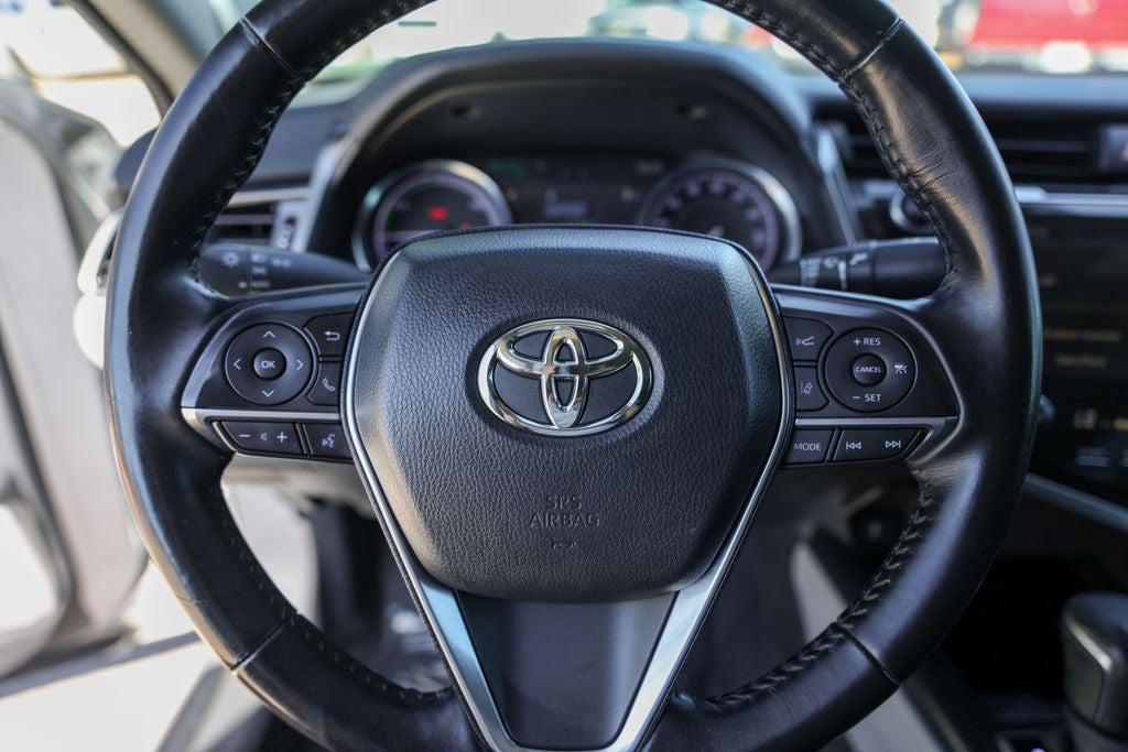 2020 Toyota Camry Hybrid XLE