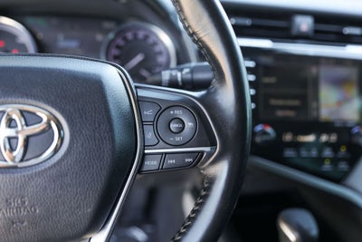 2020 Toyota Camry Hybrid XLE