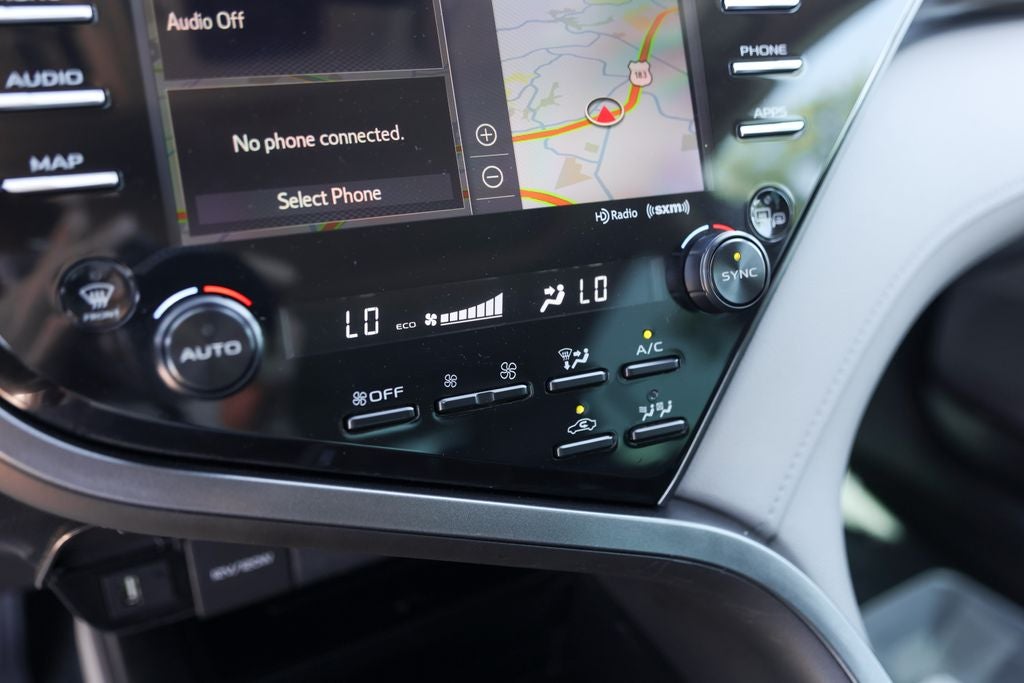 2020 Toyota Camry Hybrid XLE