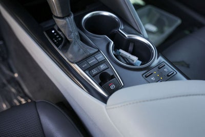 2020 Toyota Camry Hybrid XLE