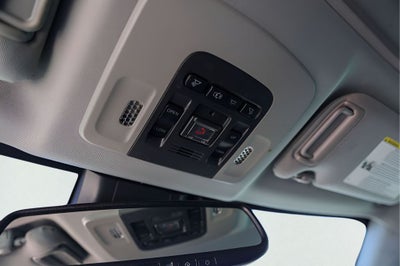 2020 Toyota Camry Hybrid XLE