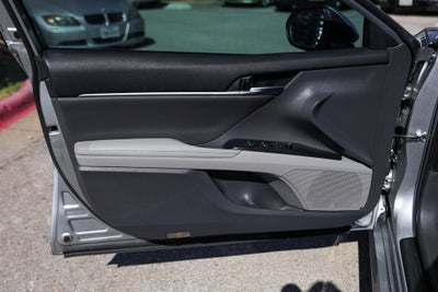2020 Toyota Camry Hybrid XLE