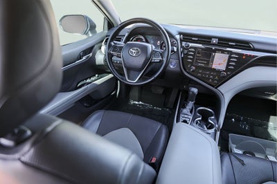 2020 Toyota Camry Hybrid XLE