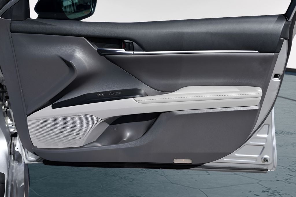 2020 Toyota Camry Hybrid XLE