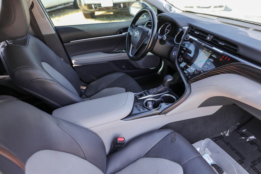 2020 Toyota Camry Hybrid XLE