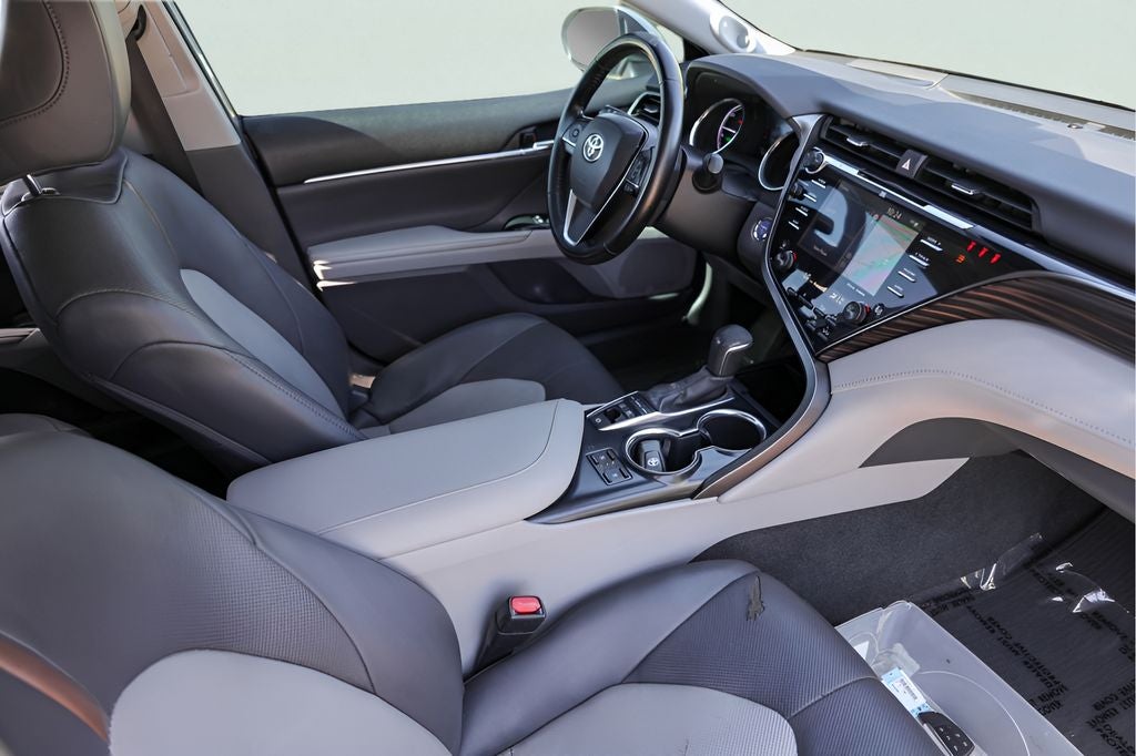 2020 Toyota Camry Hybrid XLE