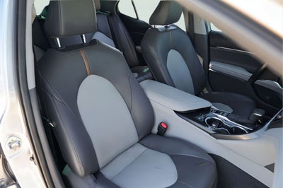 2020 Toyota Camry Hybrid XLE
