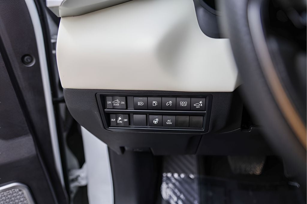 2023 Toyota Tundra Hybrid Capstone