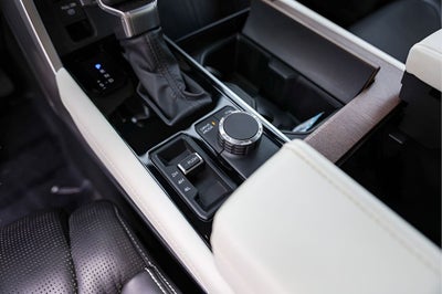 2023 Toyota Tundra Hybrid Capstone