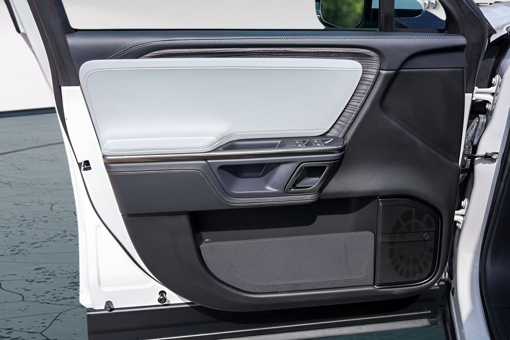 2024 Rivian R1S Adventure Quad Motor Large Pack