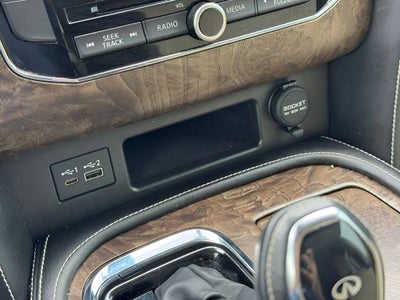 2021 INFINITI QX80 Premium Select