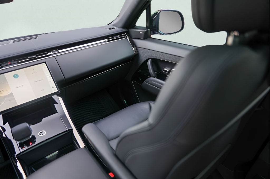 2025 Land Rover Range Rover Sport SE