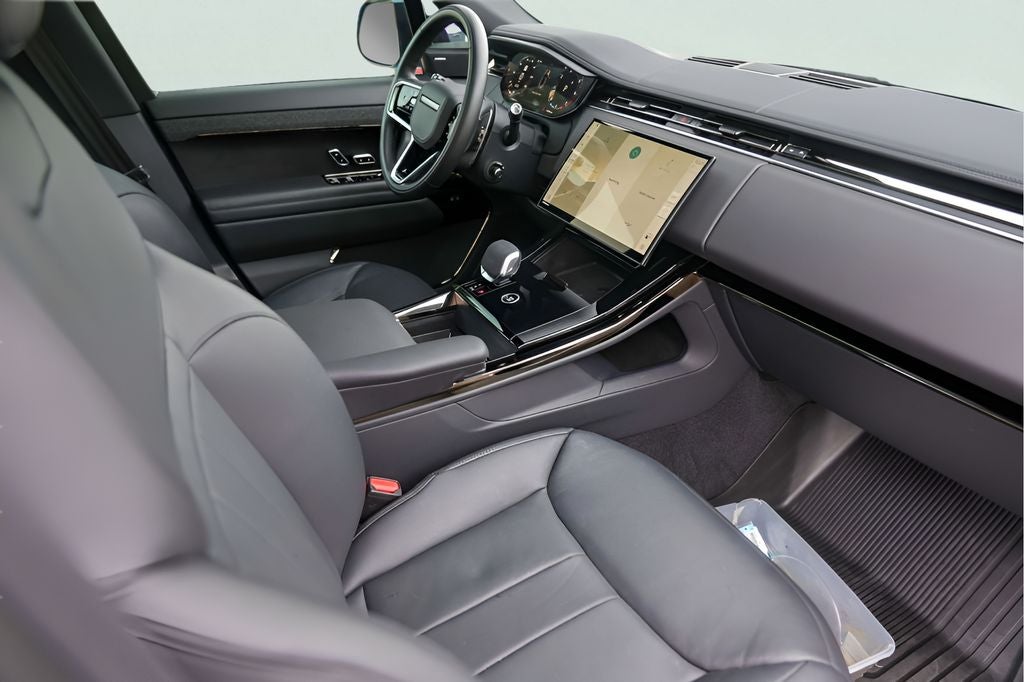 2025 Land Rover Range Rover Sport SE