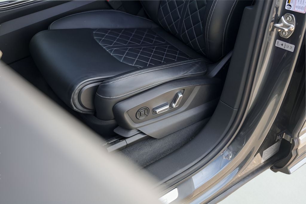 2023 Audi SQ7 Premium Plus quattro