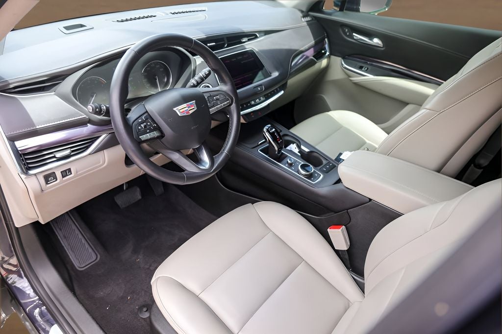2022 Cadillac XT4 Luxury