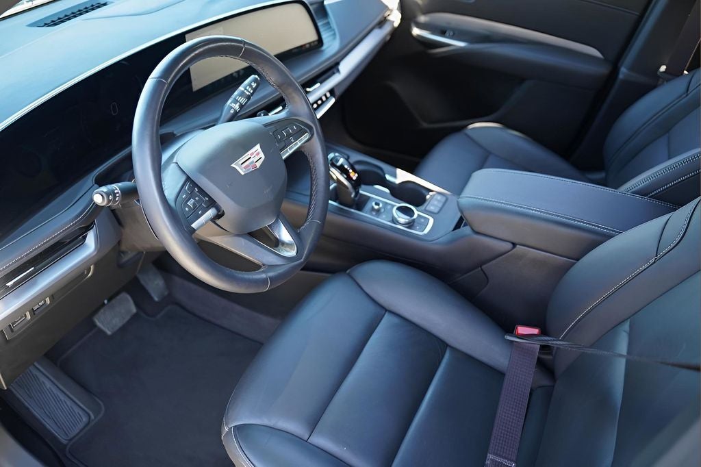 2024 Cadillac XT4 Premium Luxury