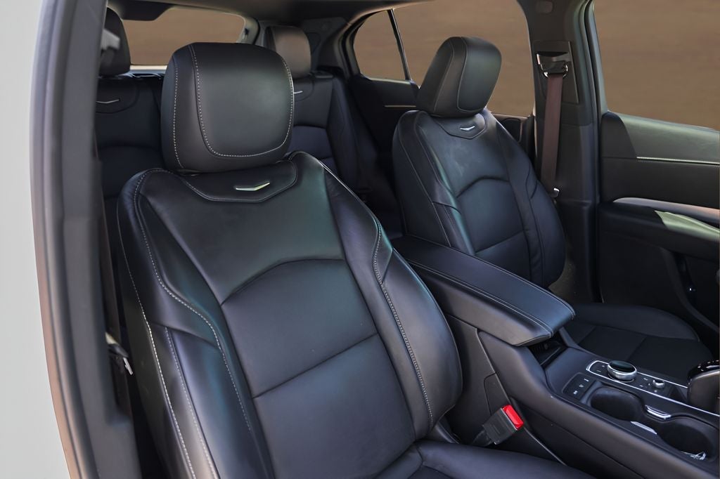 2022 Cadillac XT4 Premium Luxury