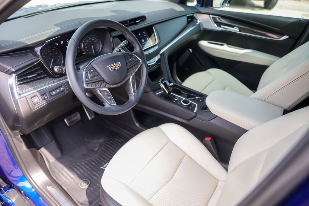 2025 Cadillac XT5 Sport