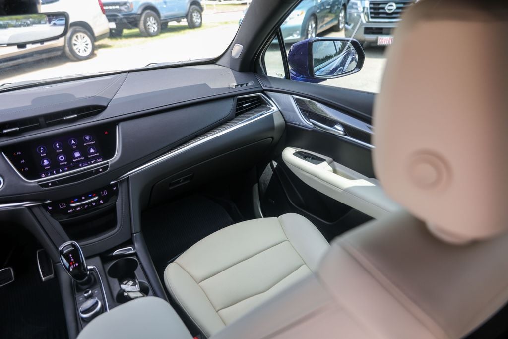 2025 Cadillac XT5 Sport