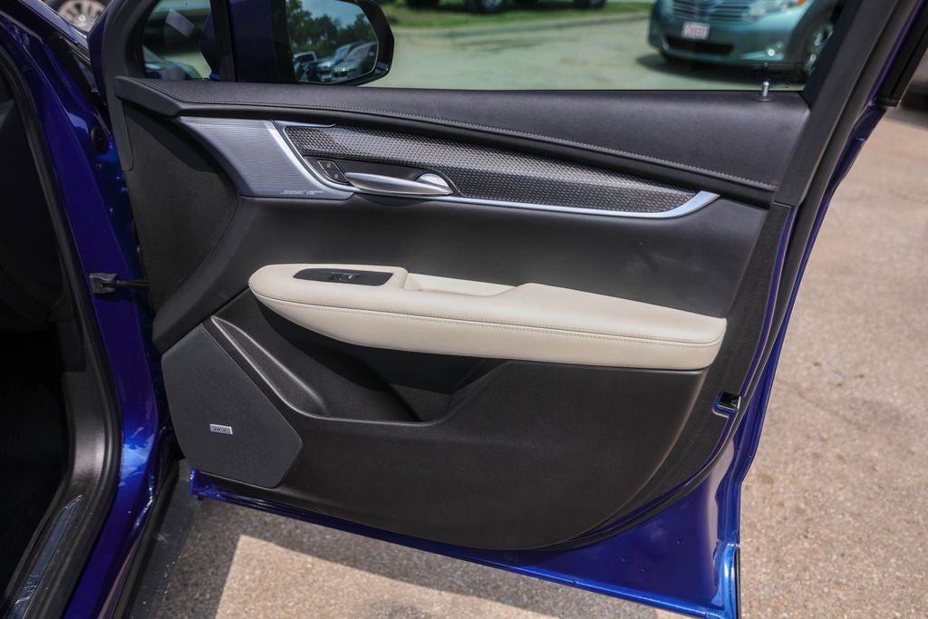 2025 Cadillac XT5 Sport