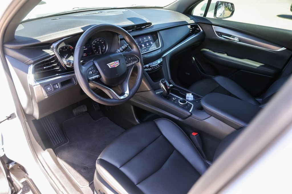 2025 Cadillac XT6 Luxury