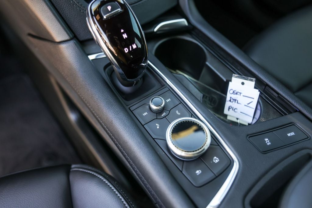 2025 Cadillac XT6 Luxury