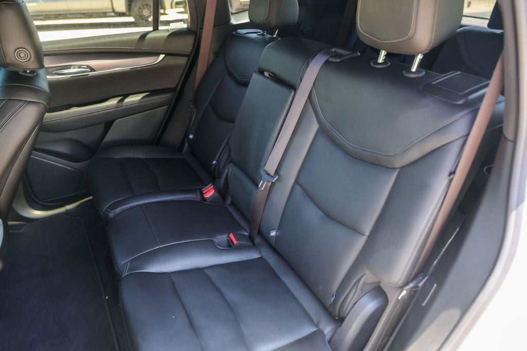 2025 Cadillac XT6 Luxury