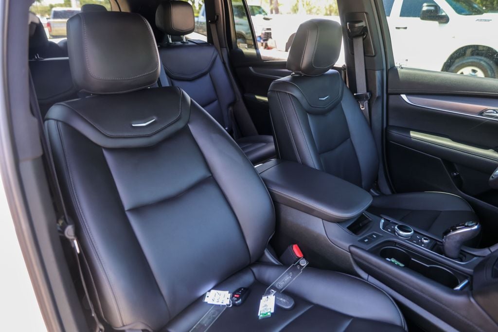 2025 Cadillac XT6 Luxury