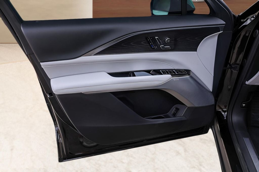 2025 Cadillac LYRIQ Luxury