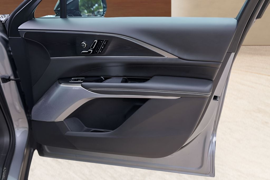 2025 Cadillac LYRIQ Luxury