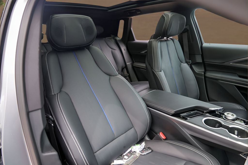 2025 Cadillac LYRIQ Luxury
