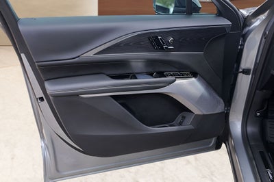 2025 Cadillac LYRIQ Luxury