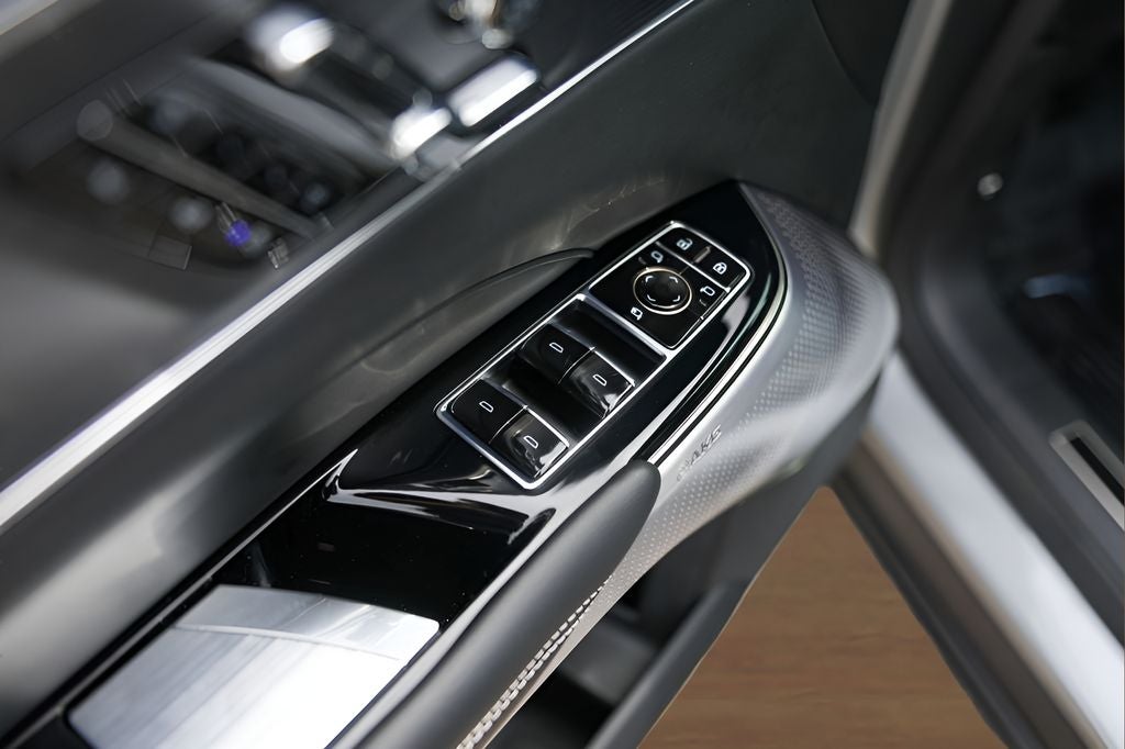 2025 Cadillac LYRIQ Luxury