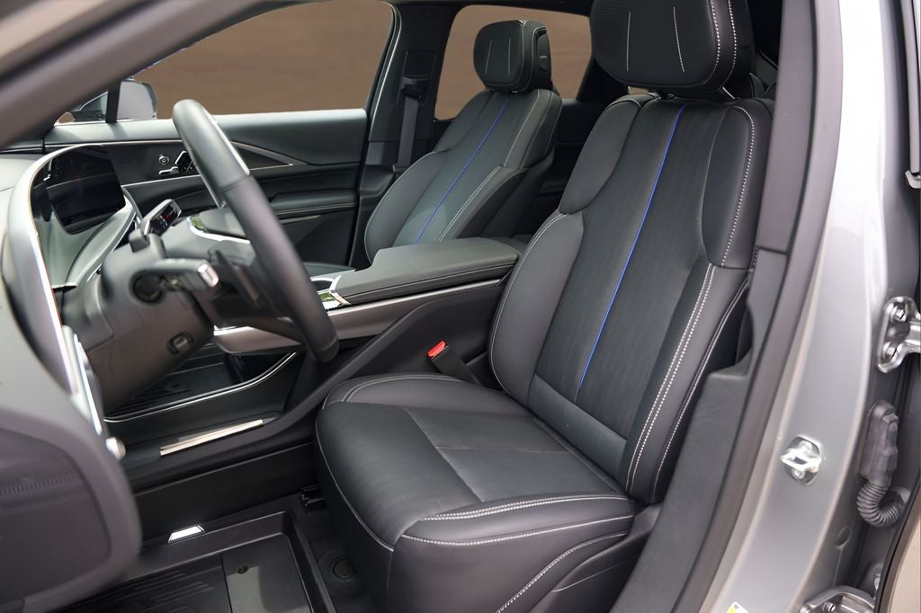 2025 Cadillac LYRIQ Luxury