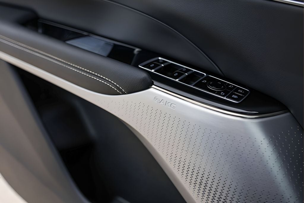 2025 Cadillac LYRIQ Luxury