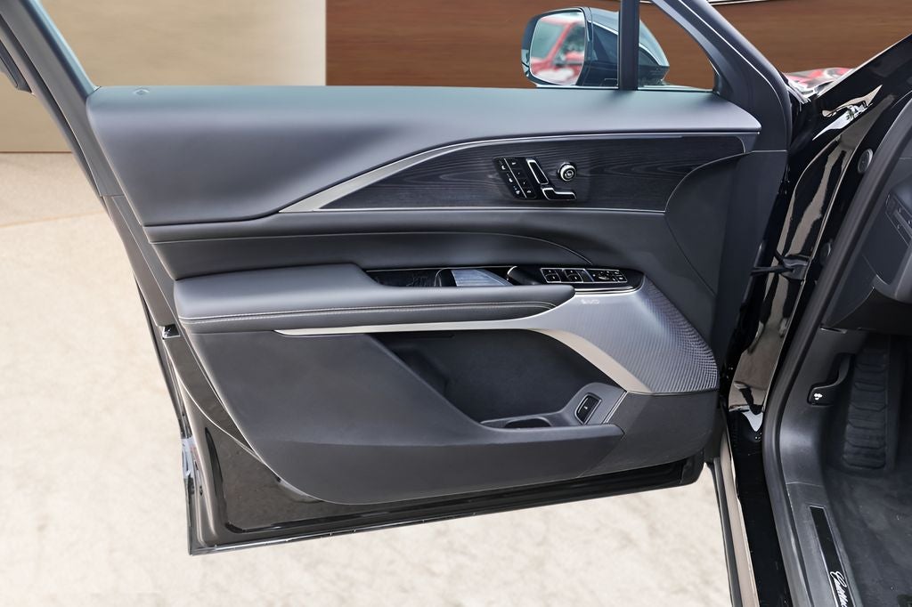 2025 Cadillac LYRIQ Luxury