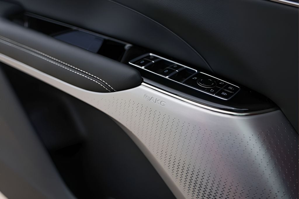 2025 Cadillac LYRIQ Luxury