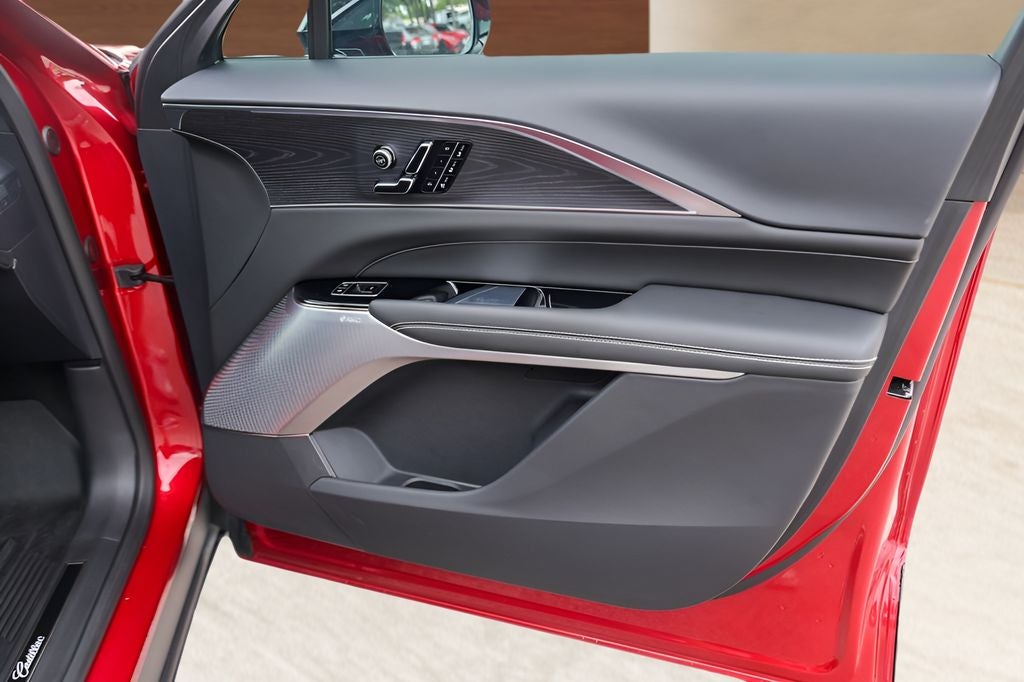 2025 Cadillac LYRIQ Luxury
