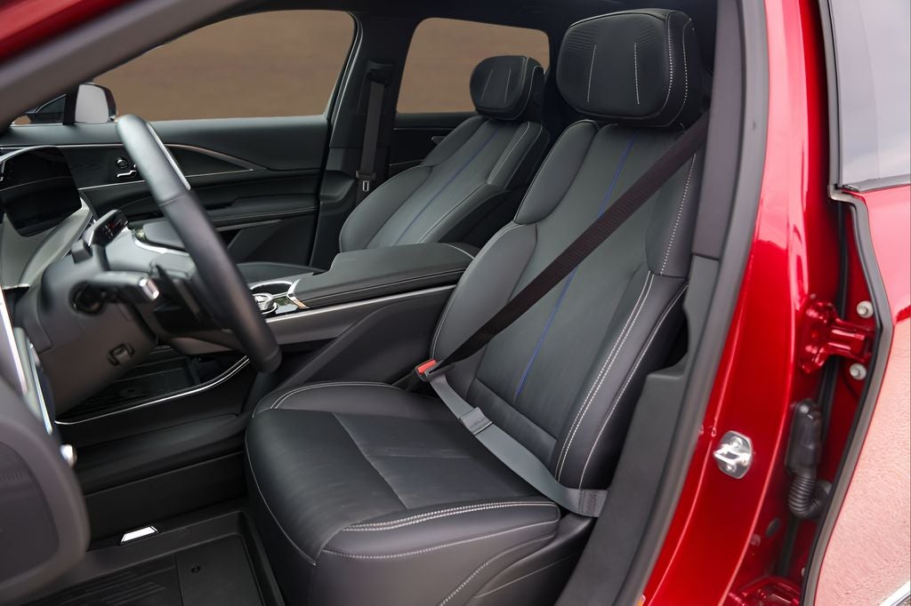 2025 Cadillac LYRIQ Luxury