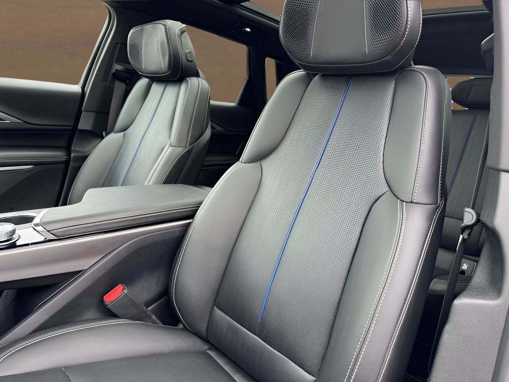 2025 Cadillac LYRIQ Luxury