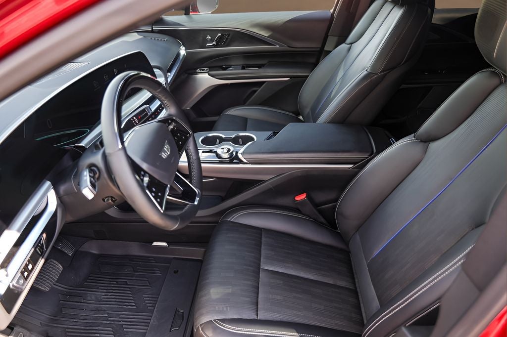 2025 Cadillac LYRIQ Luxury
