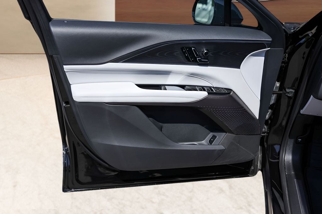 2025 Cadillac LYRIQ Sport
