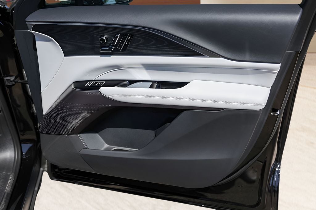 2025 Cadillac LYRIQ Sport