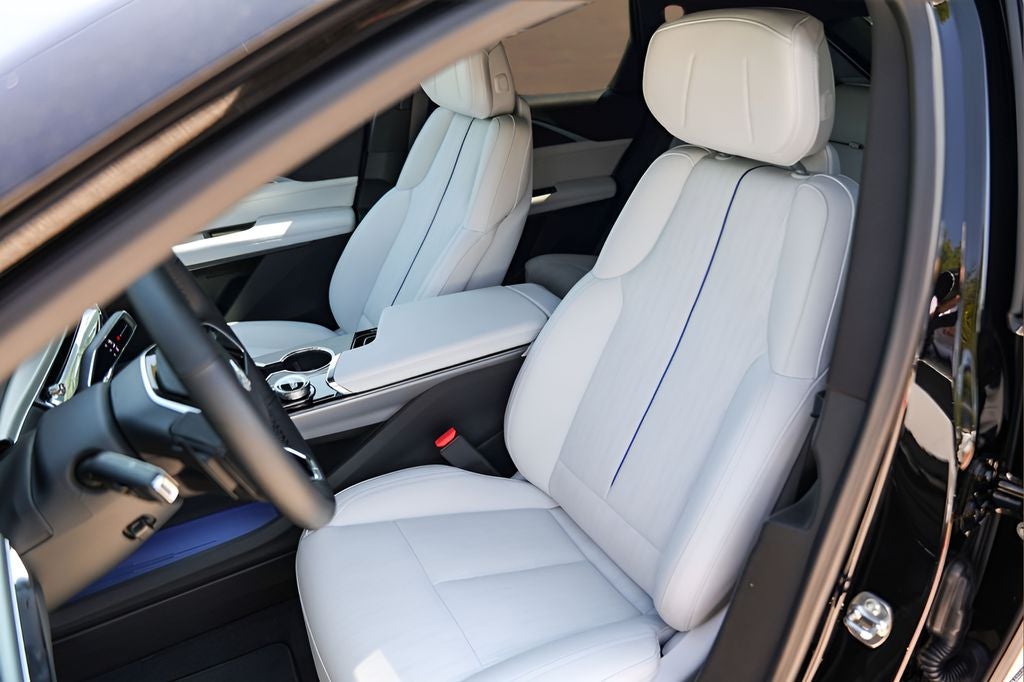 2025 Cadillac LYRIQ Sport